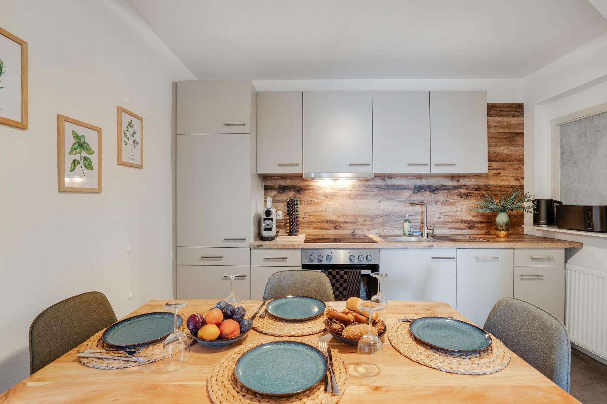 Emerald Design - Historic Center With Free Parking & Panoramic View By Hero Homes